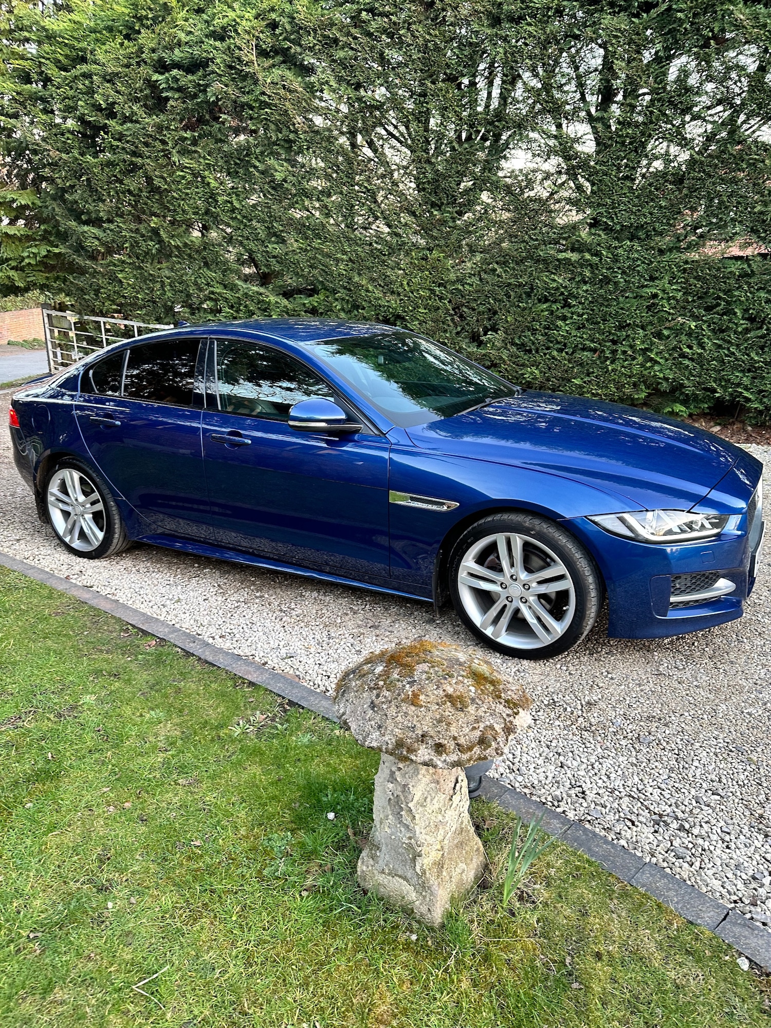 Used Jaguar XE 2015 for sale - 73927754: Photo 3