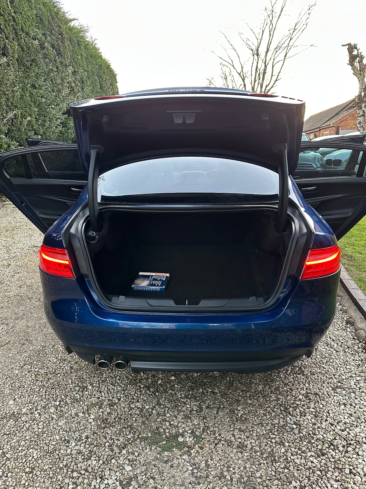 Used Jaguar XE 2015 for sale - 73927754: Photo 32