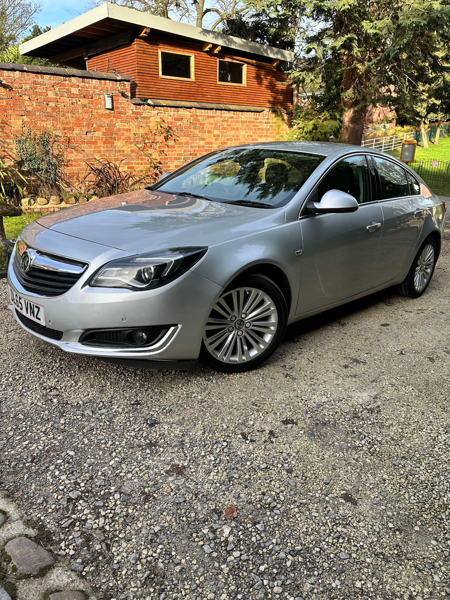 Used Vauxhall Insignia 2015 for sale - 77662074: Photo 2