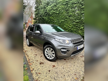 Used Land Rover Discovery Sport 2016 for sale - 76568701: Photo
