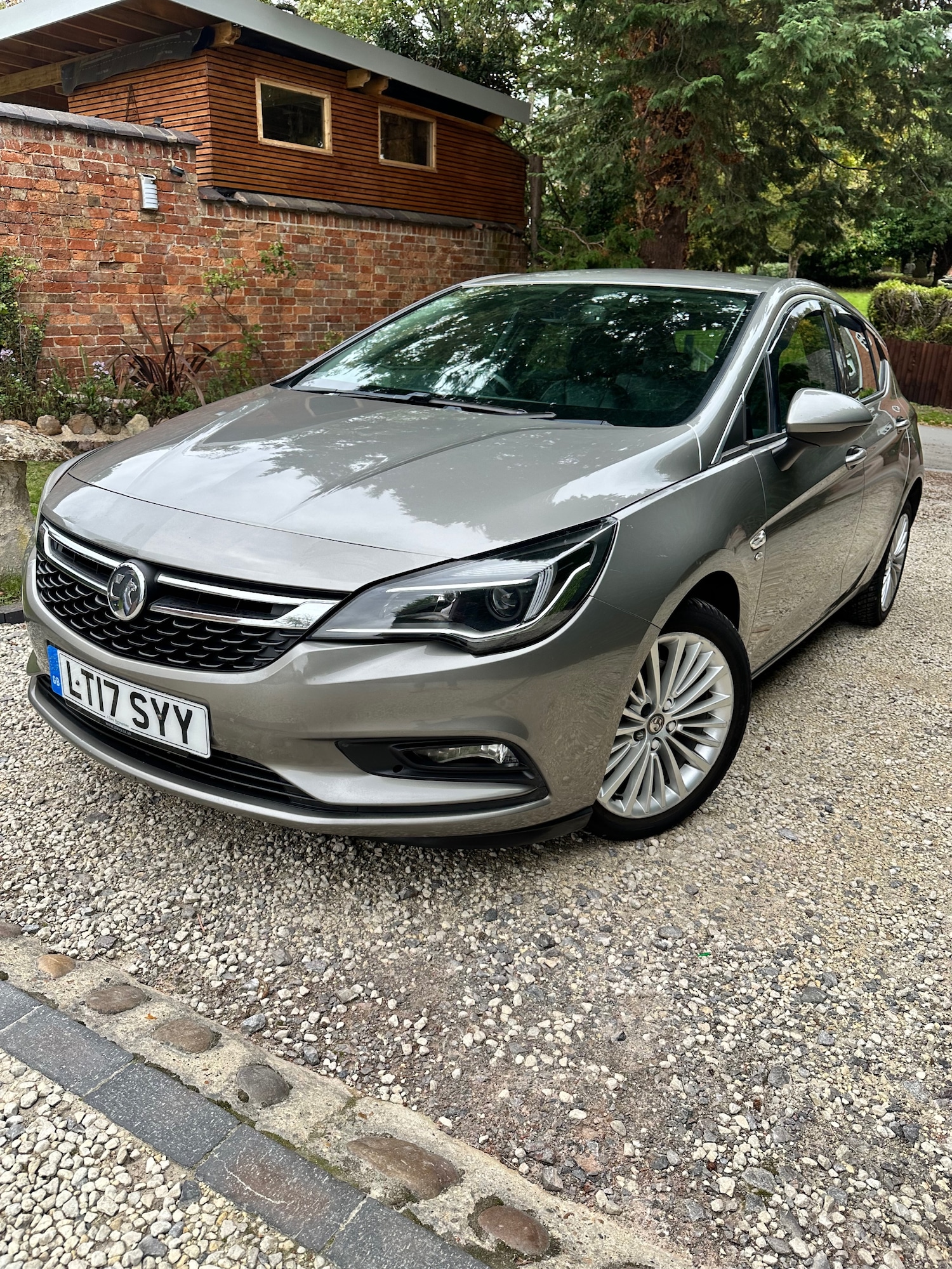 Used Vauxhall Astra 2017 for sale - 76182534: Photo 1