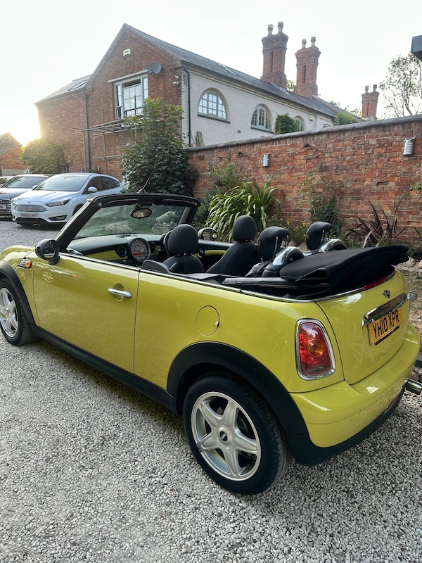 Used MINI Convertible 2010 for sale - 75509837: Photo 16