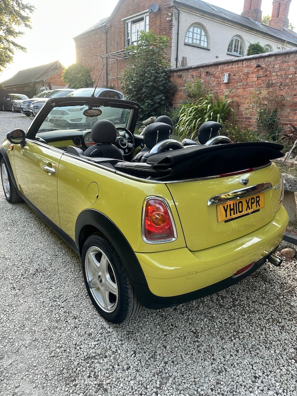 Used MINI Convertible 2010 for sale - 75509837: Photo 17