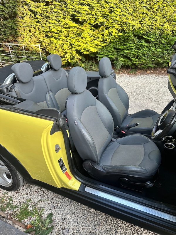 Used MINI Convertible 2010 for sale - 75509837: Photo 28
