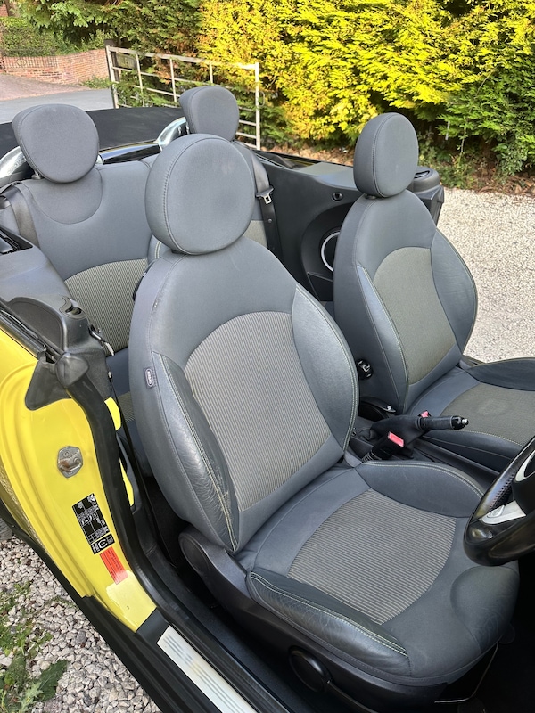Used MINI Convertible 2010 for sale - 75509837: Photo 29