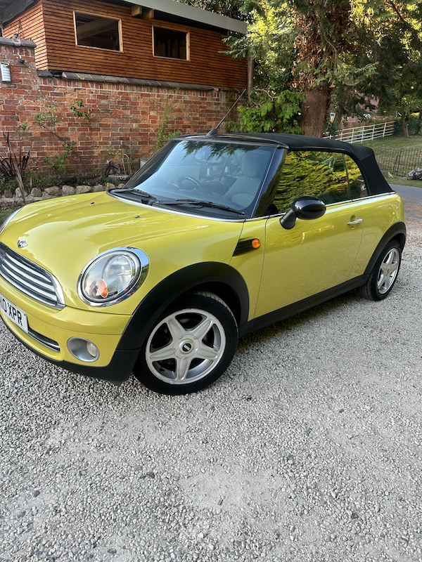 Used MINI Convertible 2010 for sale - 75509837: Photo 2
