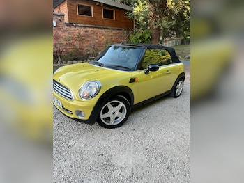 Used MINI Convertible 2010 for sale - 75509837: Photo