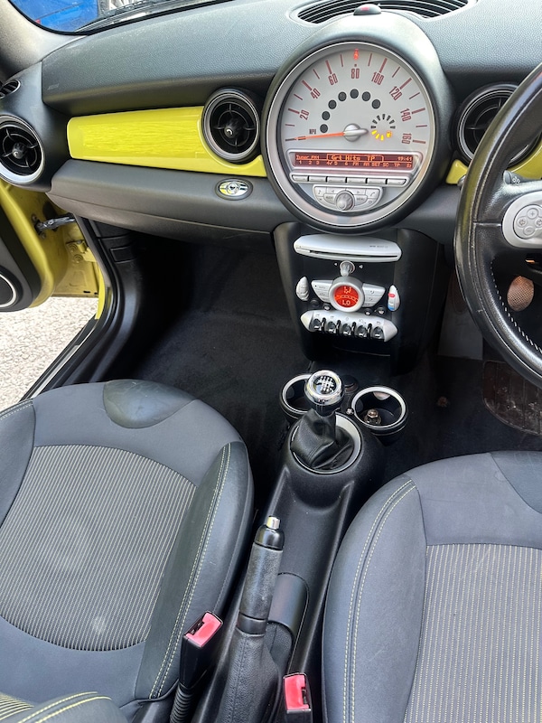 Used MINI Convertible 2010 for sale - 75509837: Photo 33