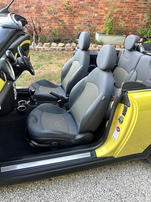 Used MINI Convertible 2010 for sale - 75509837: Photo 35