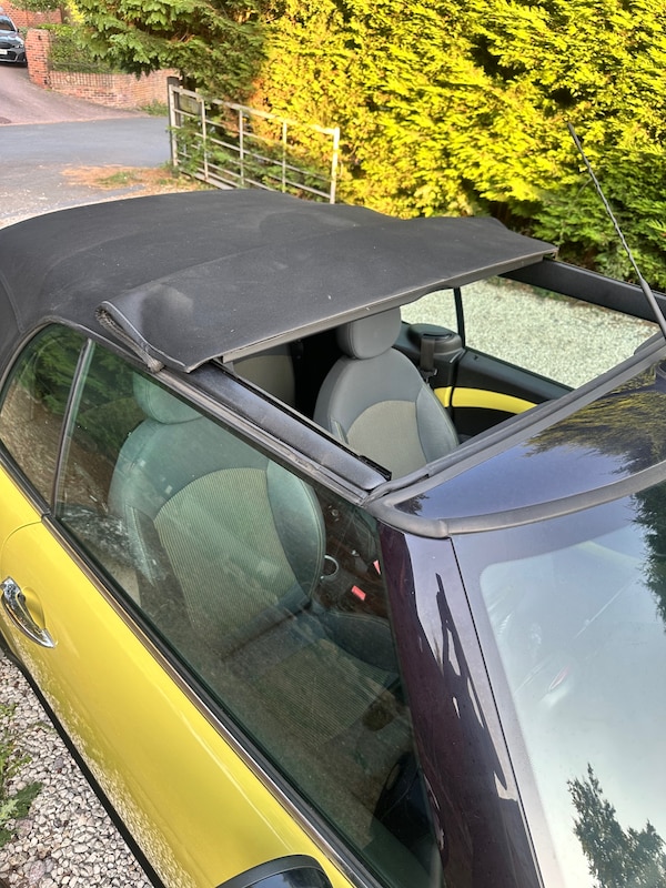 Used MINI Convertible 2010 for sale - 75509837: Photo 38
