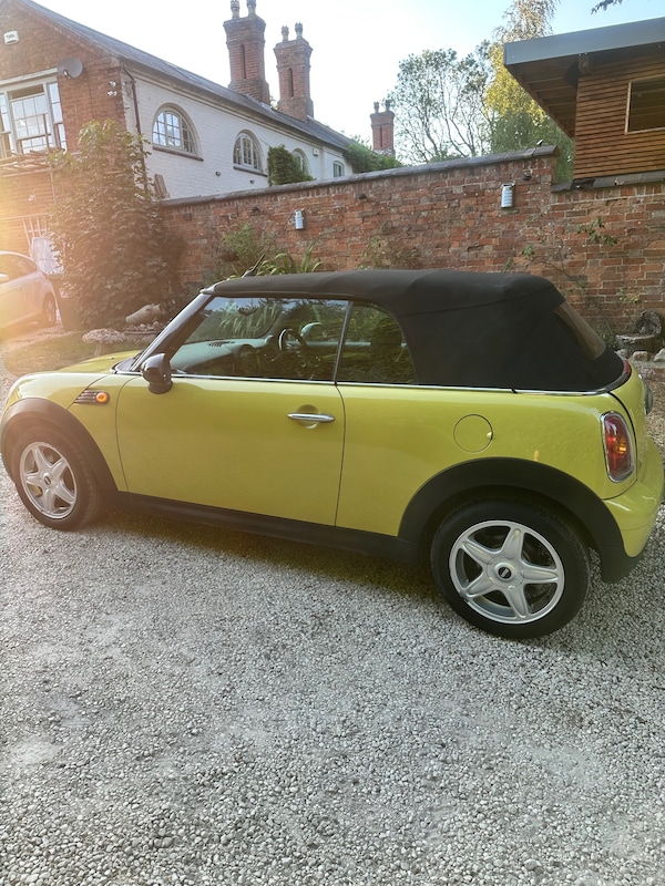 Used MINI Convertible 2010 for sale - 75509837: Photo 4