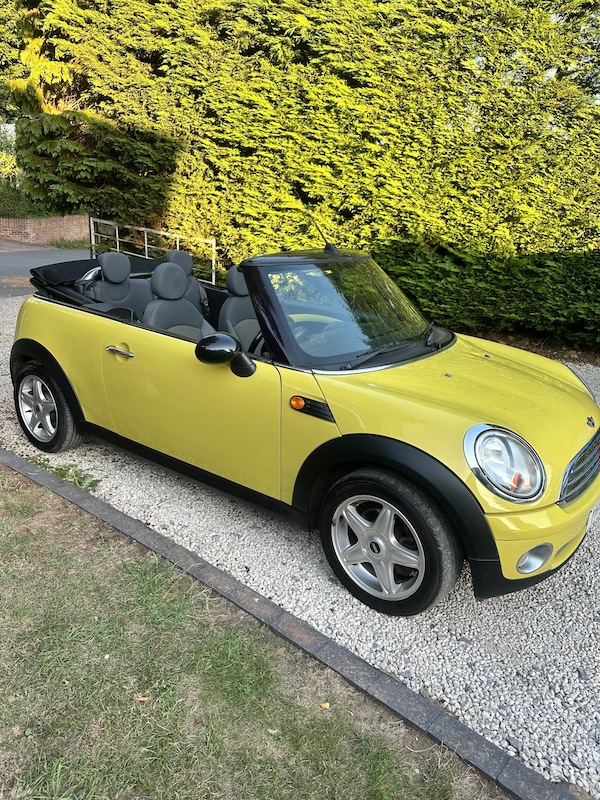 Used MINI Convertible 2010 for sale - 75509837: Photo 5