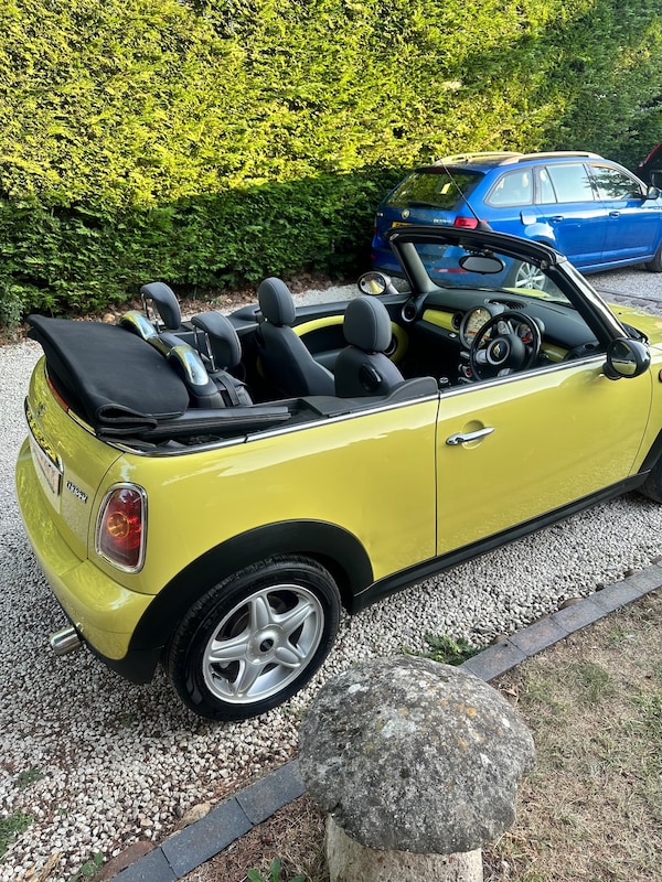 Used MINI Convertible 2010 for sale - 75509837: Photo 7