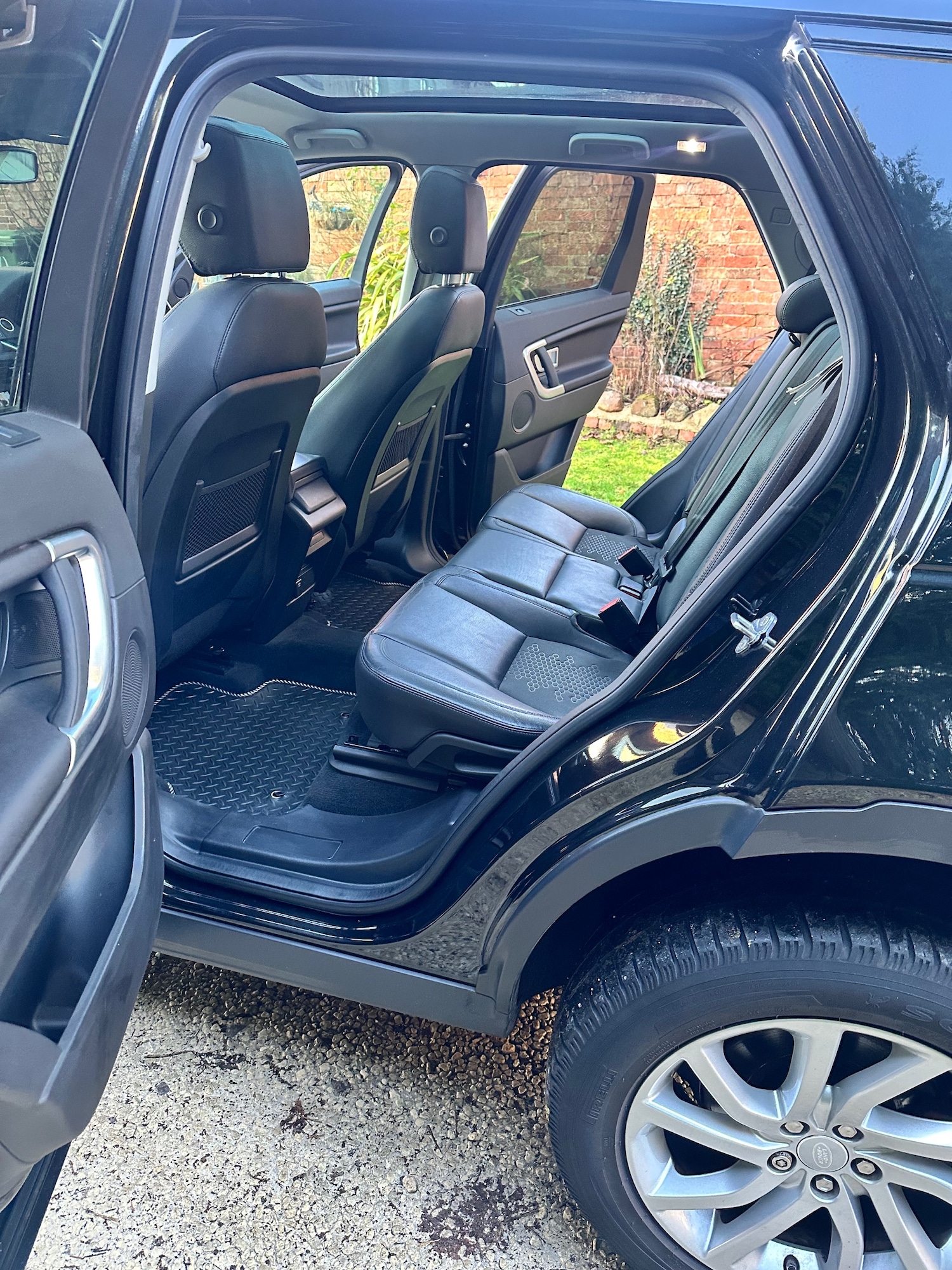 Used Land Rover Discovery Sport 2017 for sale - 77223080: Photo 34