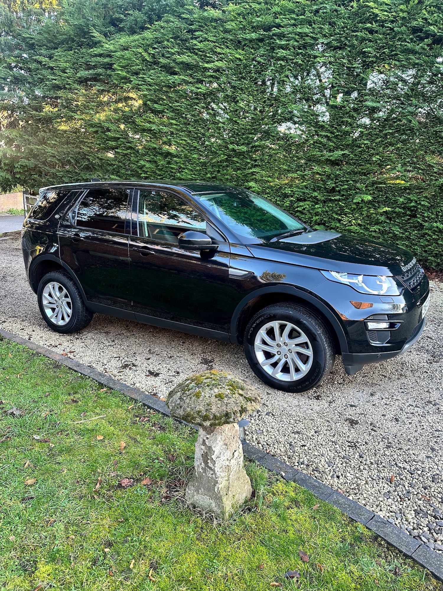 Used Land Rover Discovery Sport 2017 for sale - 77223080: Photo 4