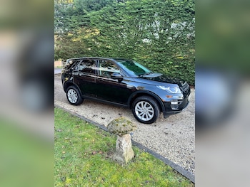 Used Land Rover Discovery Sport 2017 for sale - 77223080: Photo