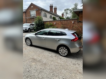 Used Volvo V40 2013 for sale - 75234557: Photo