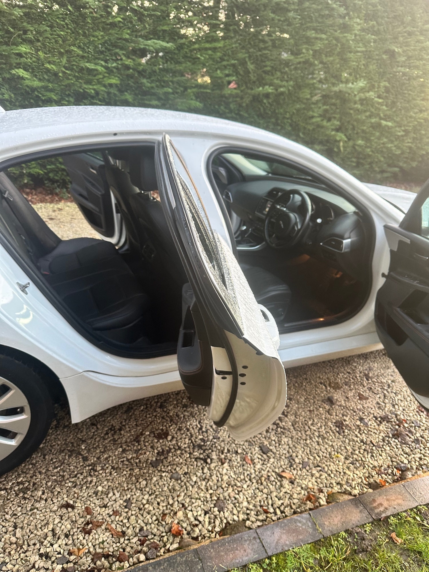 Used Jaguar XE 2016 for sale - 76835775: Photo 14