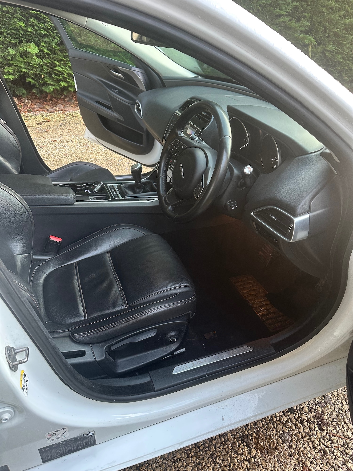 Used Jaguar XE 2016 for sale - 76835775: Photo 15