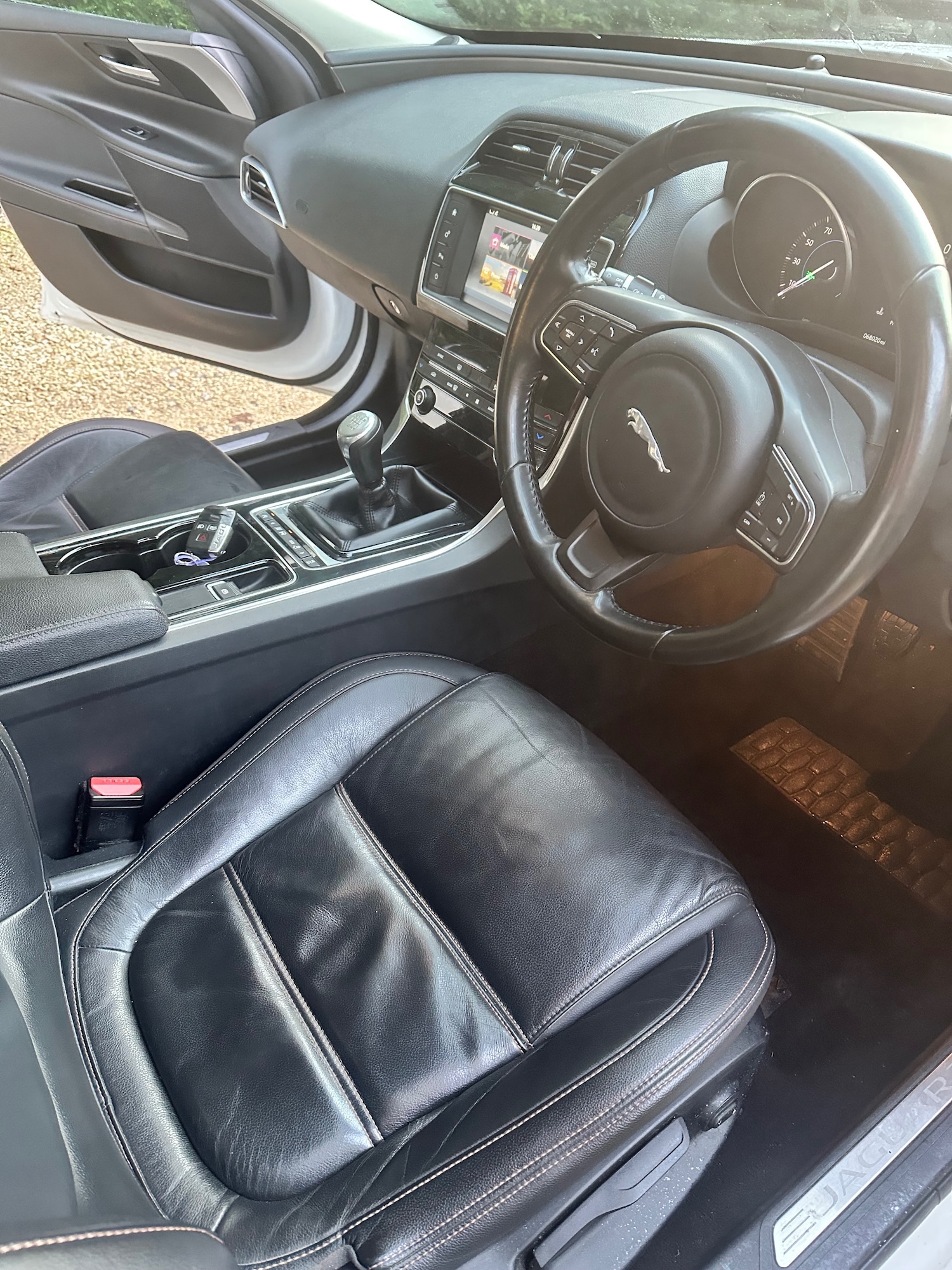 Used Jaguar XE 2016 for sale - 76835775: Photo 16