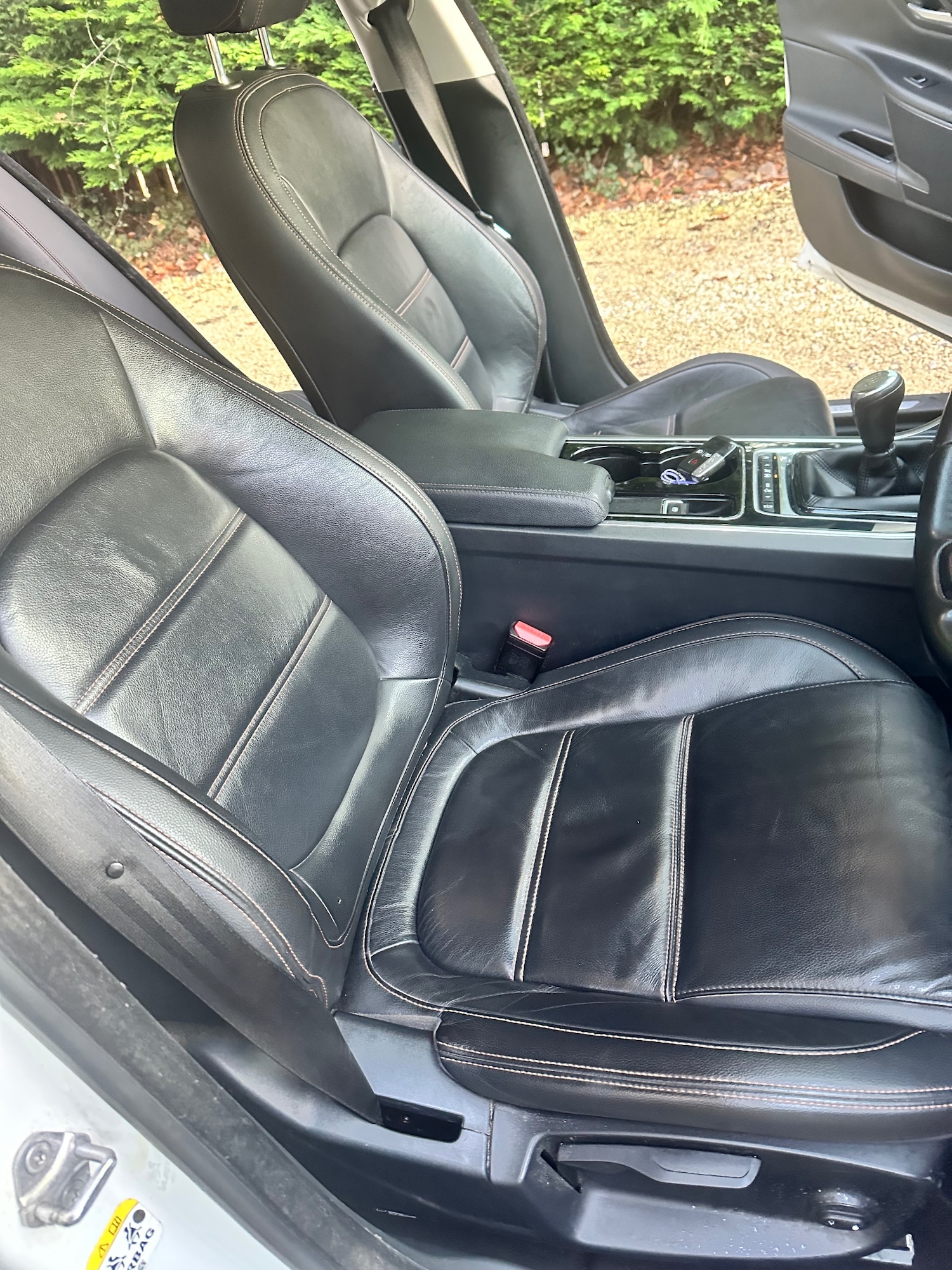 Used Jaguar XE 2016 for sale - 76835775: Photo 17