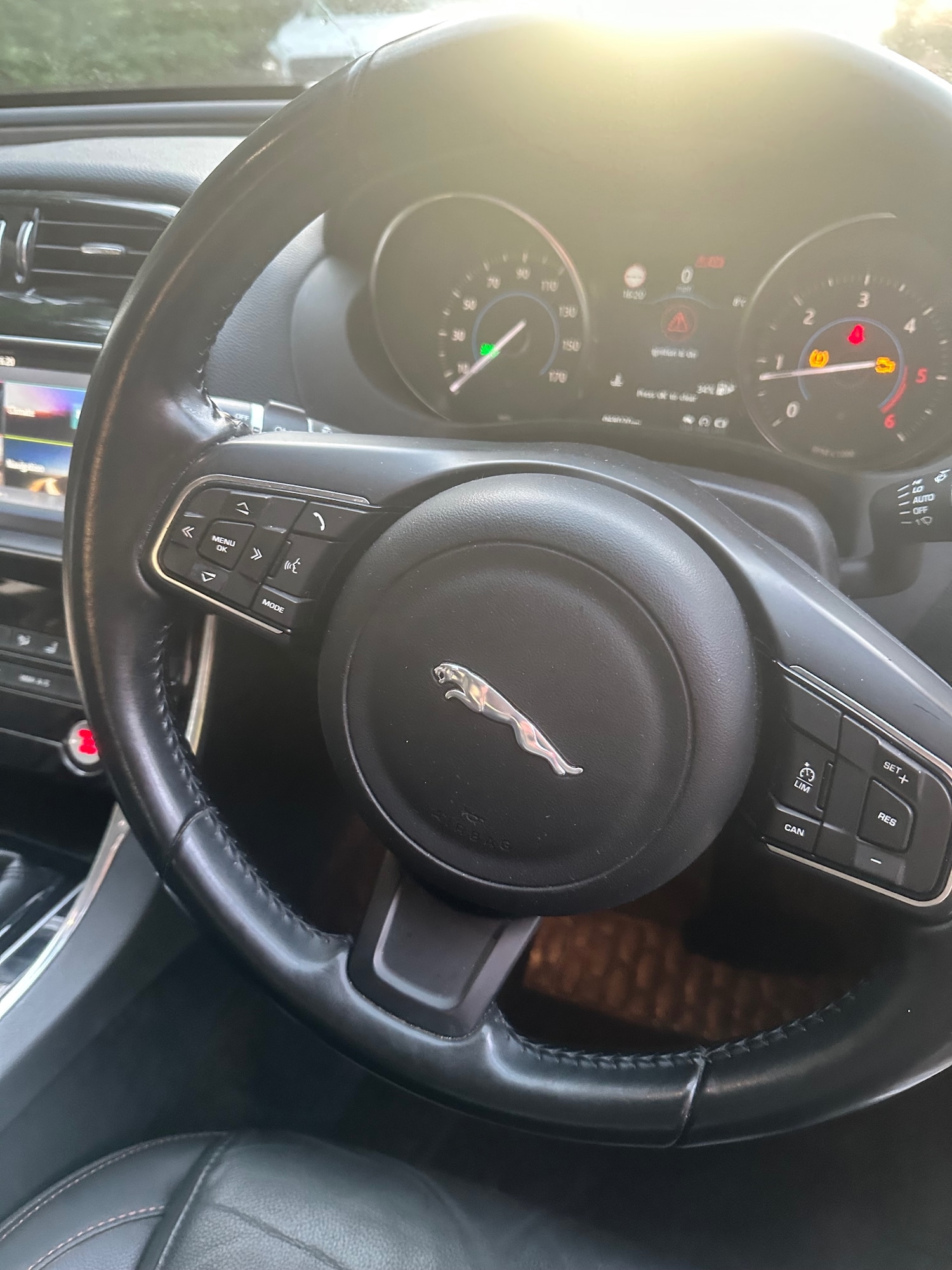 Used Jaguar XE 2016 for sale - 76835775: Photo 18