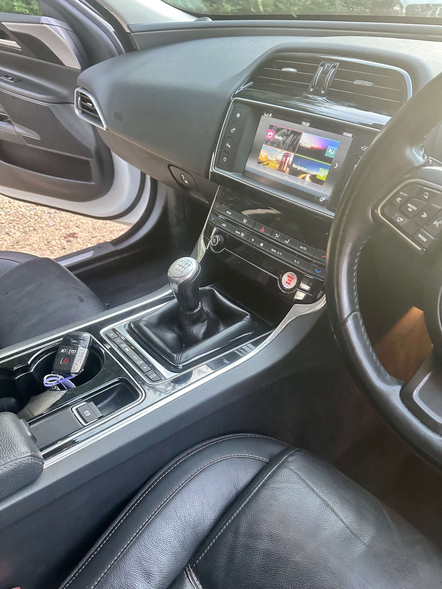 Used Jaguar XE 2016 for sale - 76835775: Photo 19