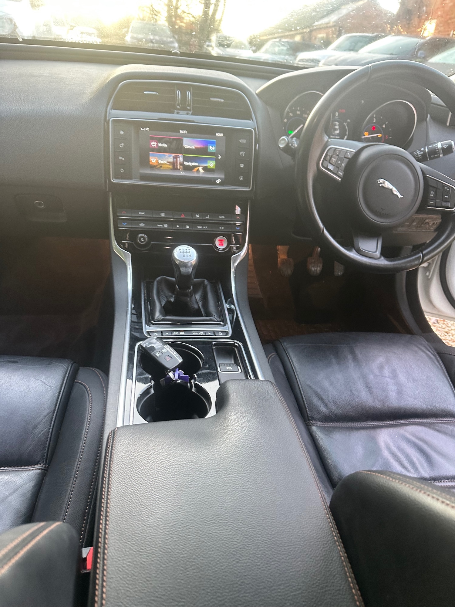 Used Jaguar XE 2016 for sale - 76835775: Photo 22