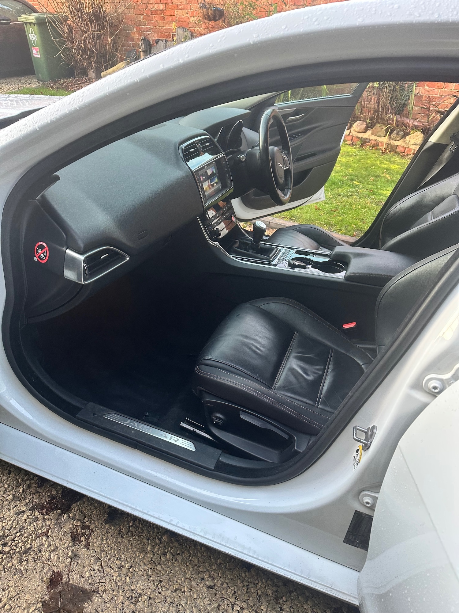 Used Jaguar XE 2016 for sale - 76835775: Photo 25