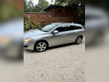 Used Volvo V60 2011 for sale - 78925699: Photo