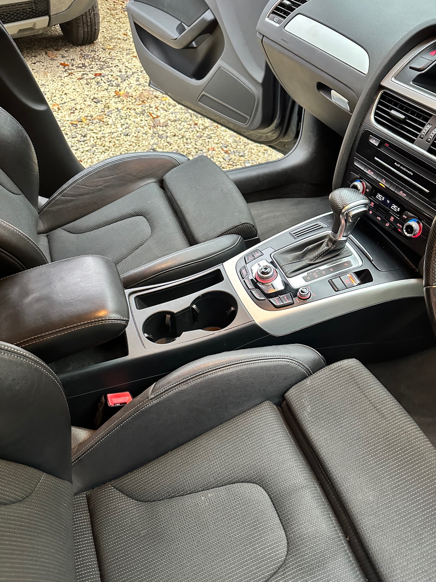 Used Audi A4 2013 for sale - 76569109: Photo 24