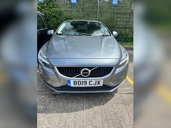 Used Volvo V40 2019 for sale - 78703649: Photo