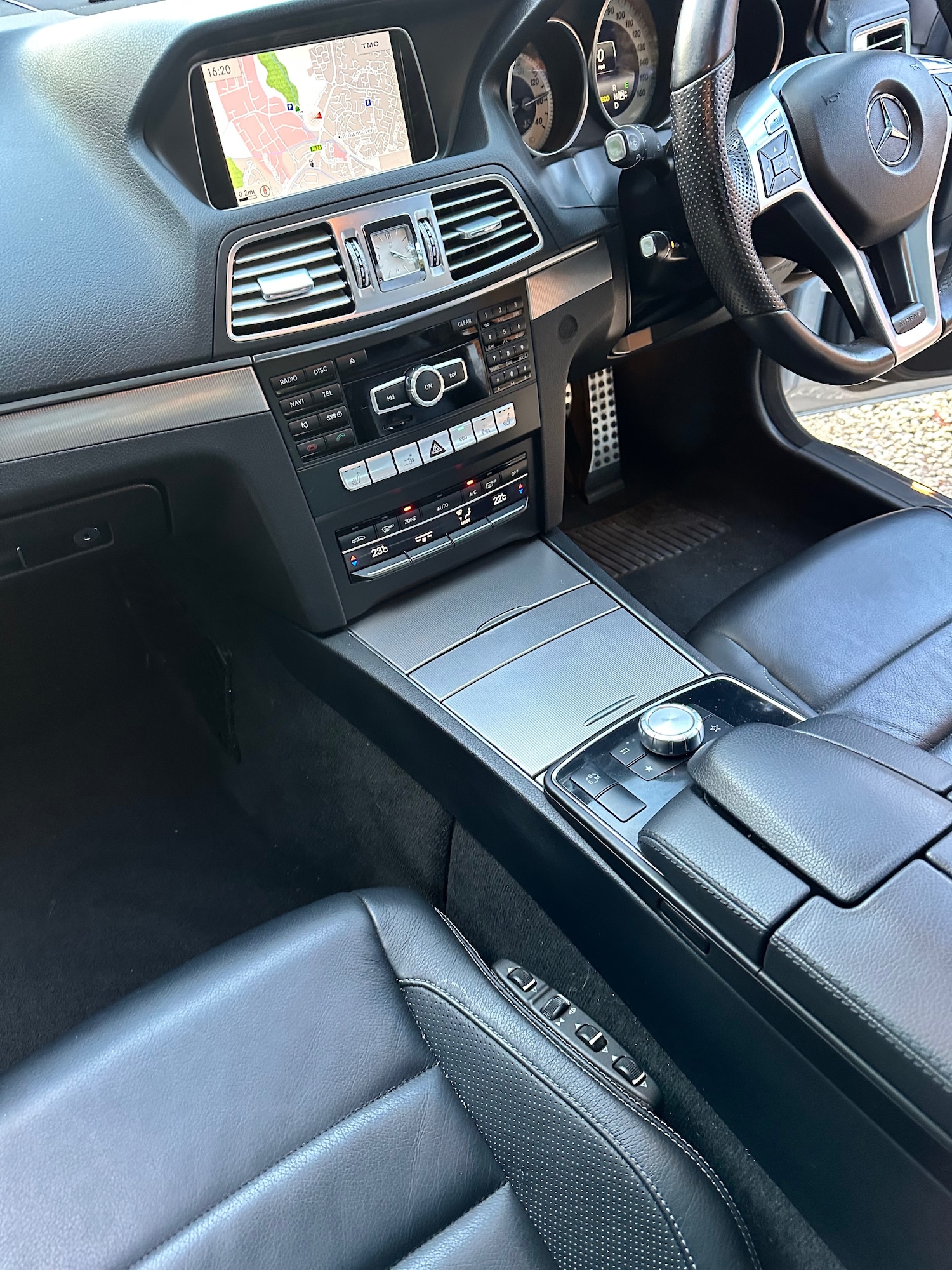 Used Mercedes-Benz E Class 2013 for sale - 76627108: Photo 30