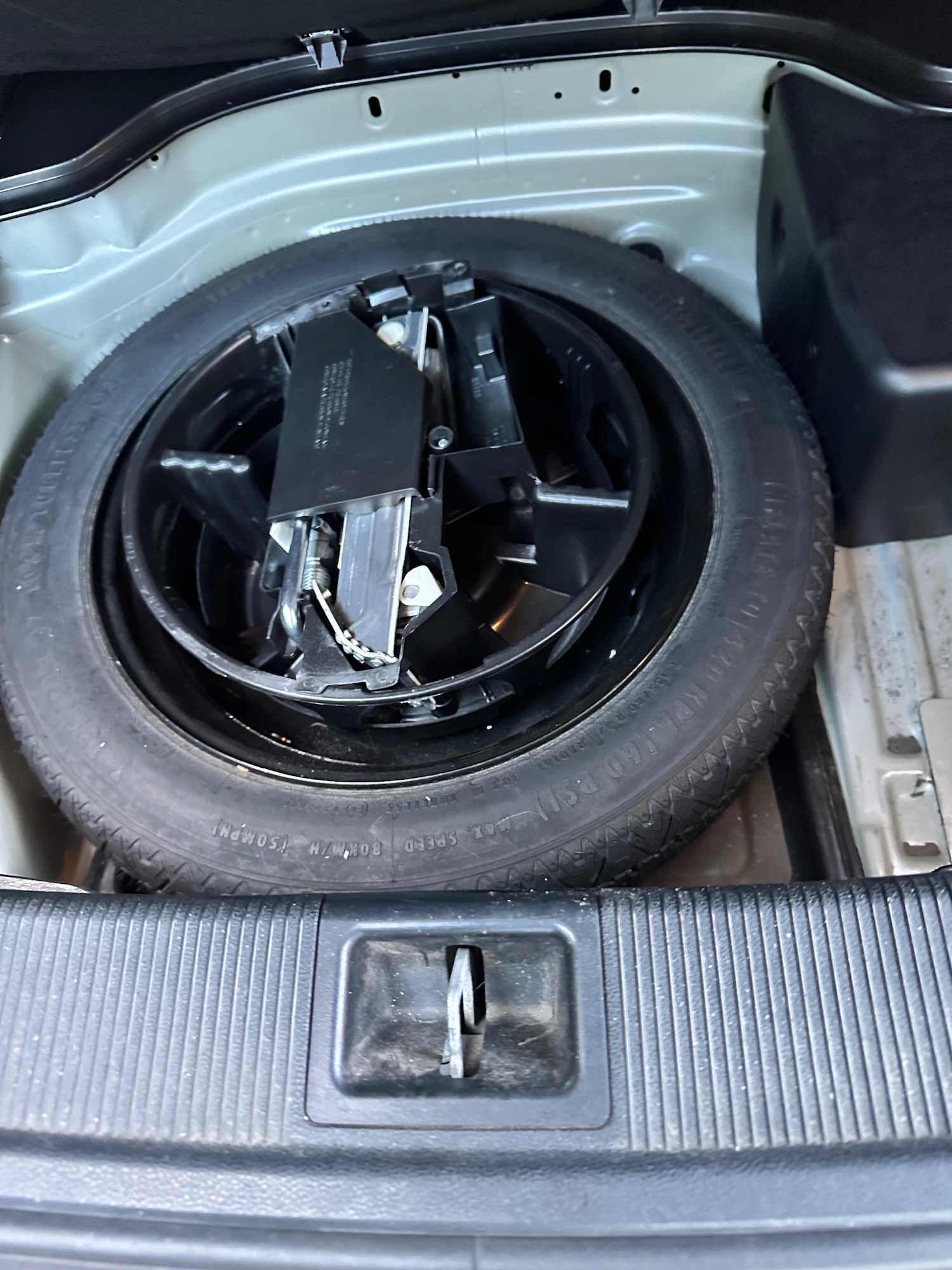 Used Mercedes-Benz E Class 2013 for sale - 76627108: Photo 33