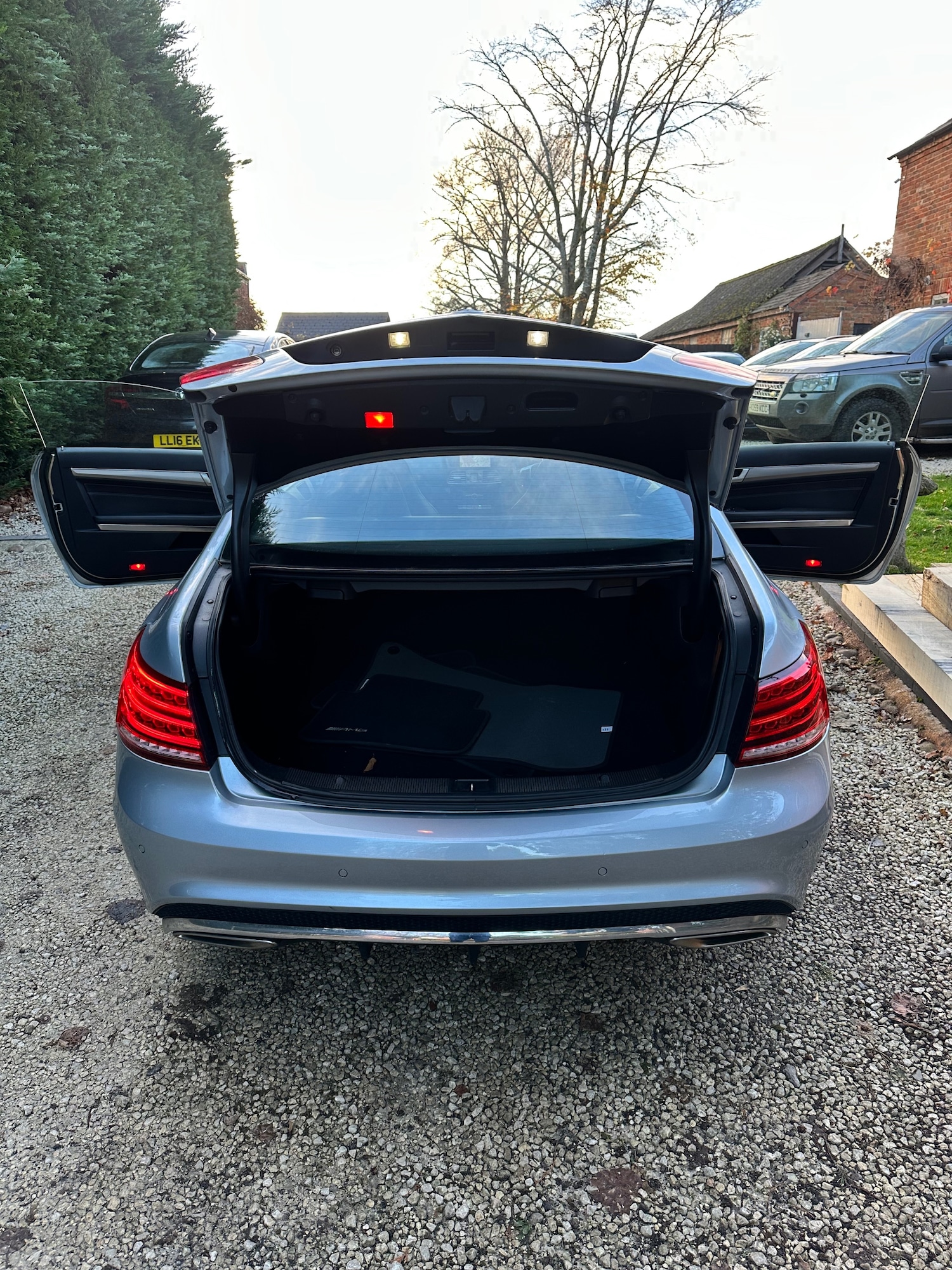 Used Mercedes-Benz E Class 2013 for sale - 76627108: Photo 34