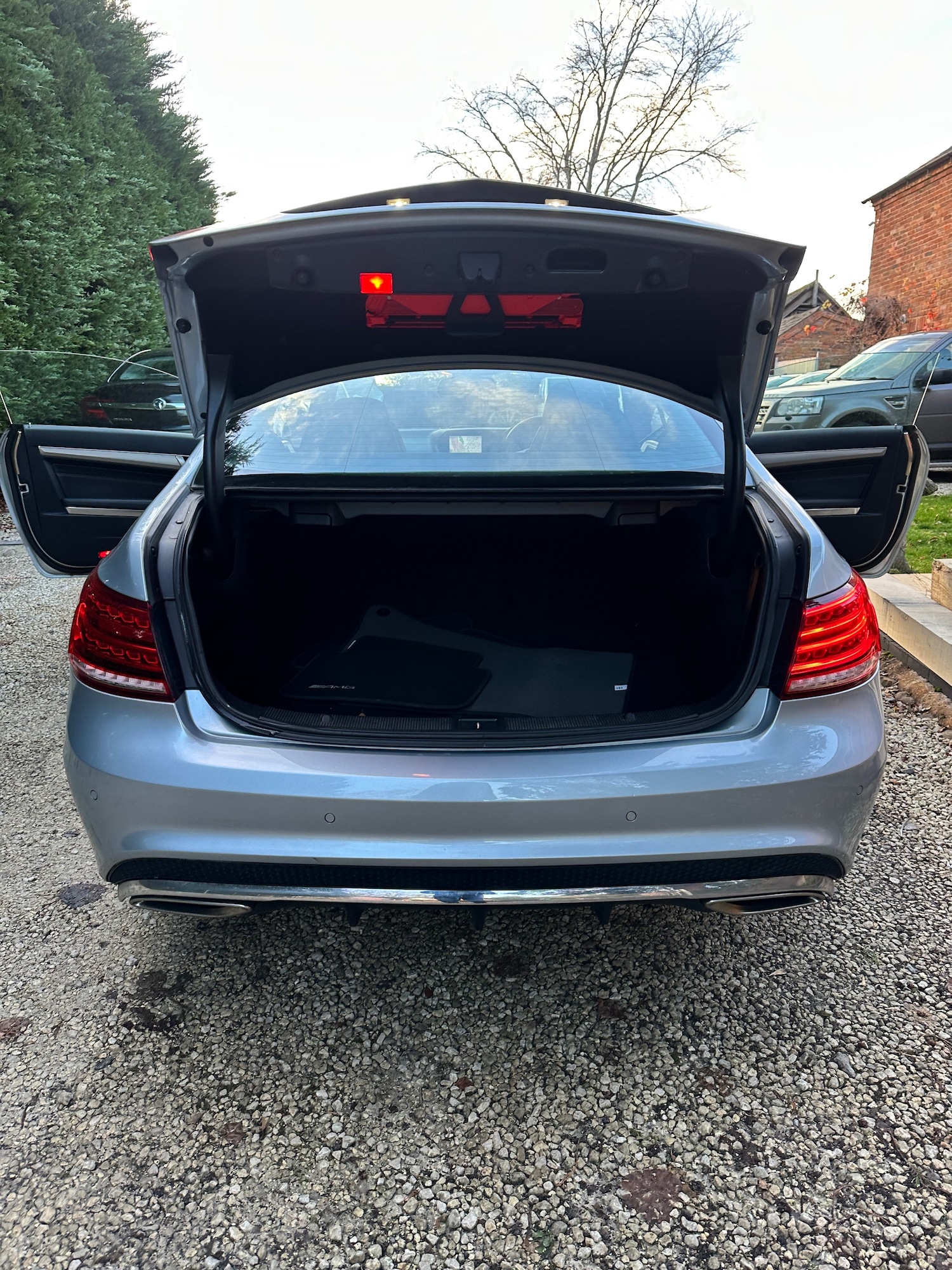 Used Mercedes-Benz E Class 2013 for sale - 76627108: Photo 35