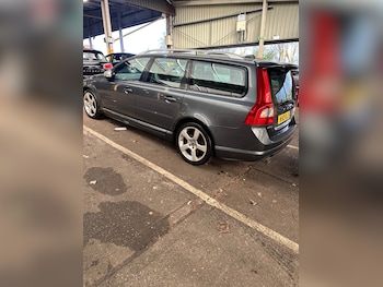 Used Volvo V70 2010 for sale - 78015455: Photo