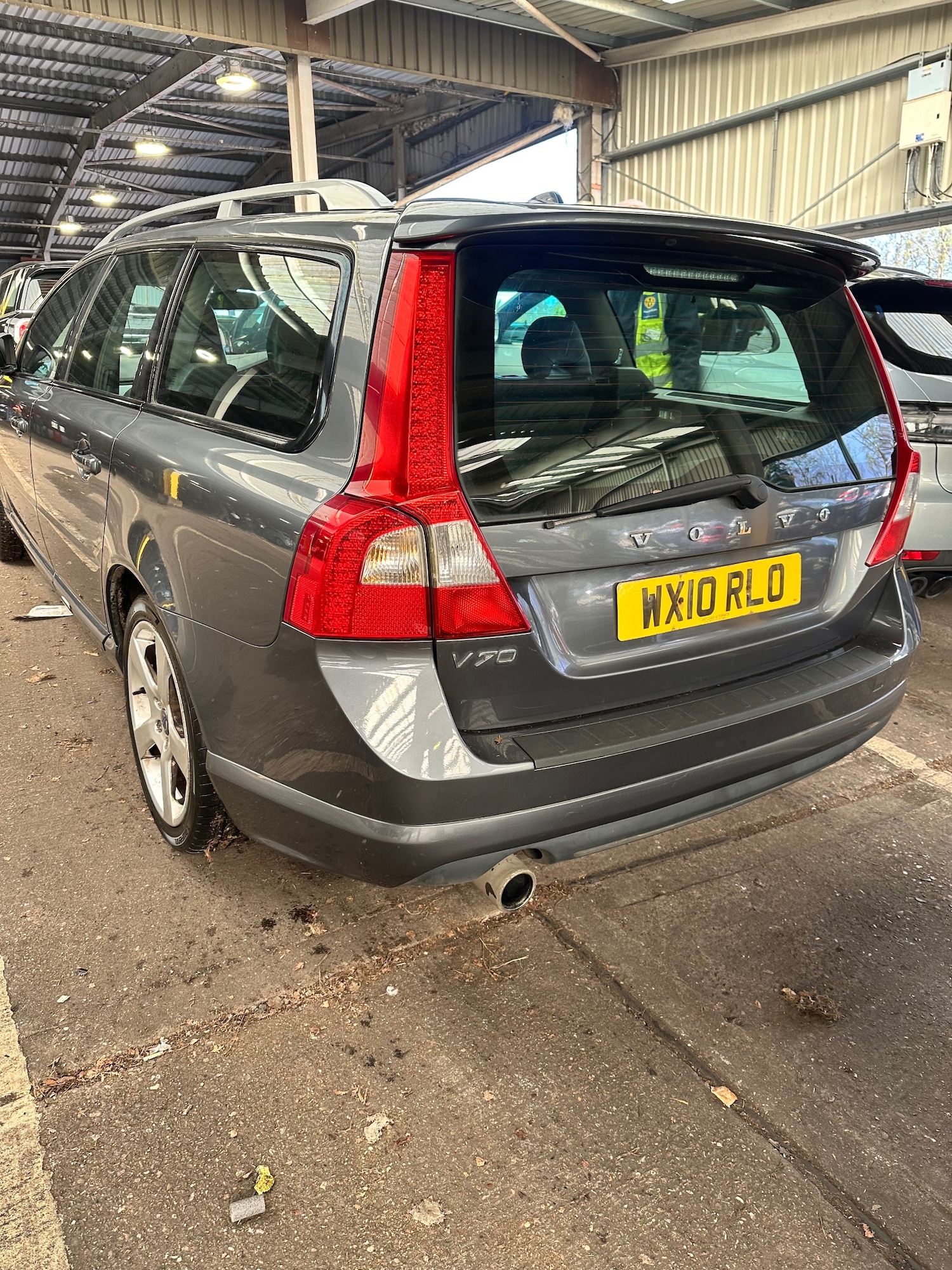 Used Volvo V70 2010 for sale - 78015455: Photo 2