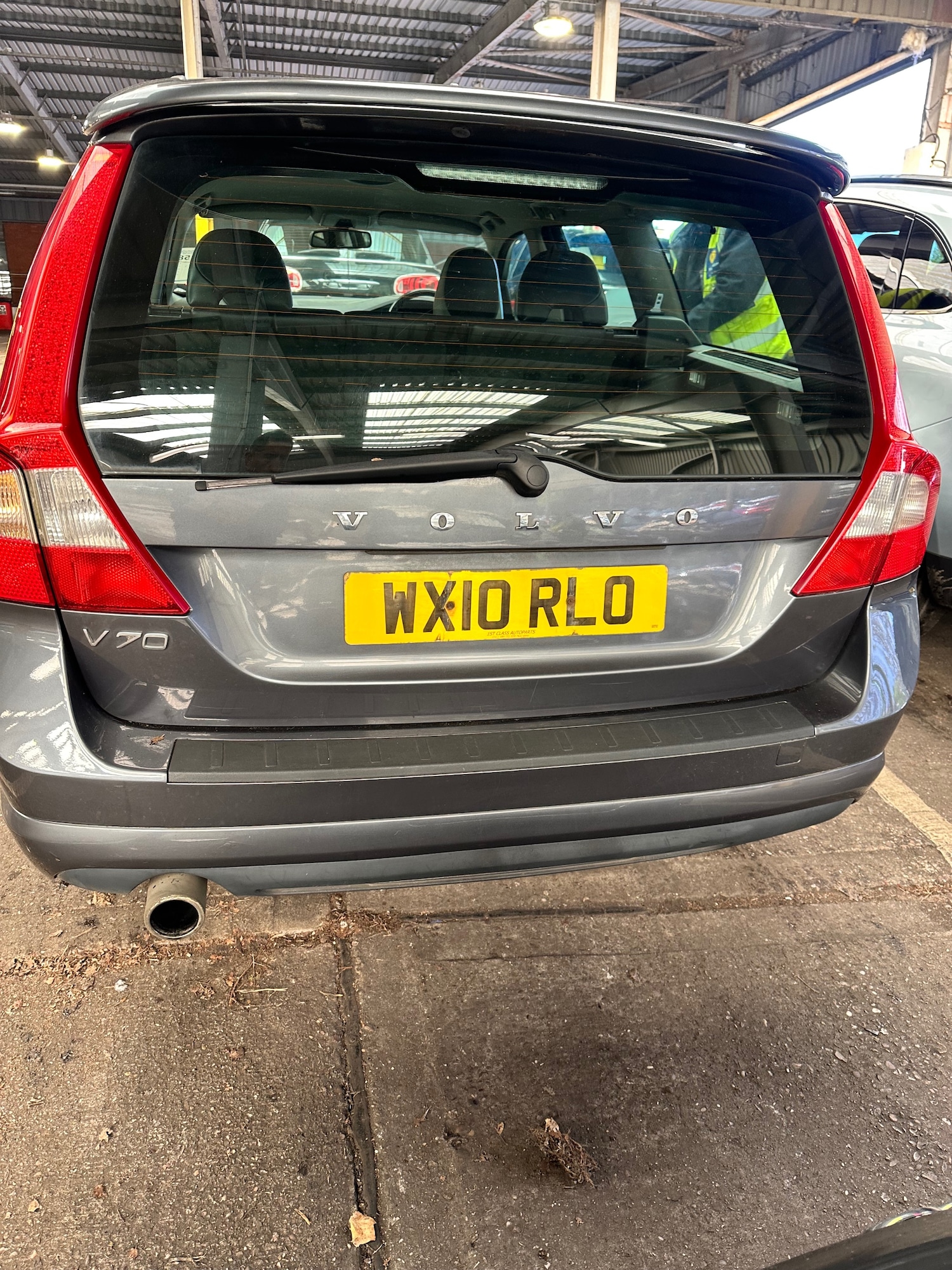 Used Volvo V70 2010 for sale - 78015455: Photo 3