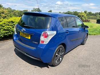Used Toyota Verso 2017 for sale - 79146353: Photo