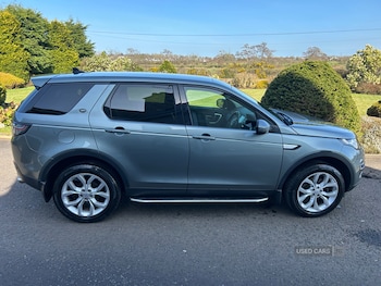 Used Land Rover Discovery Sport 2016 for sale - 77909980: Photo