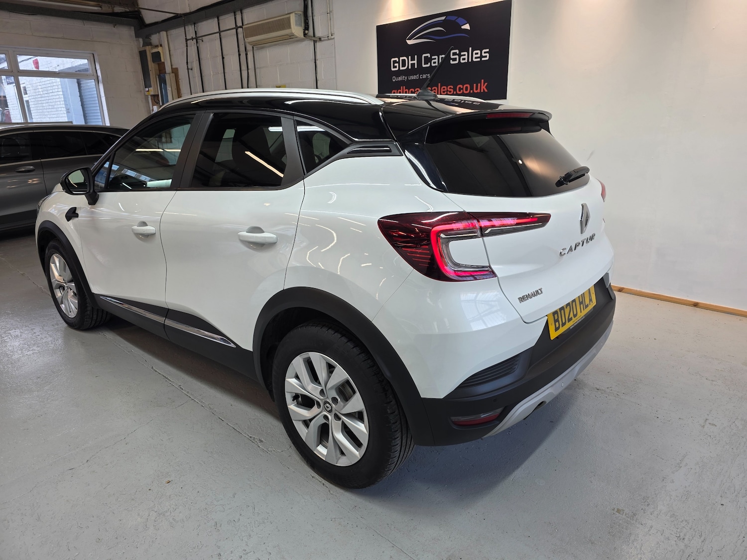 Used Renault Captur 2020 for sale - 76635032: Photo 3