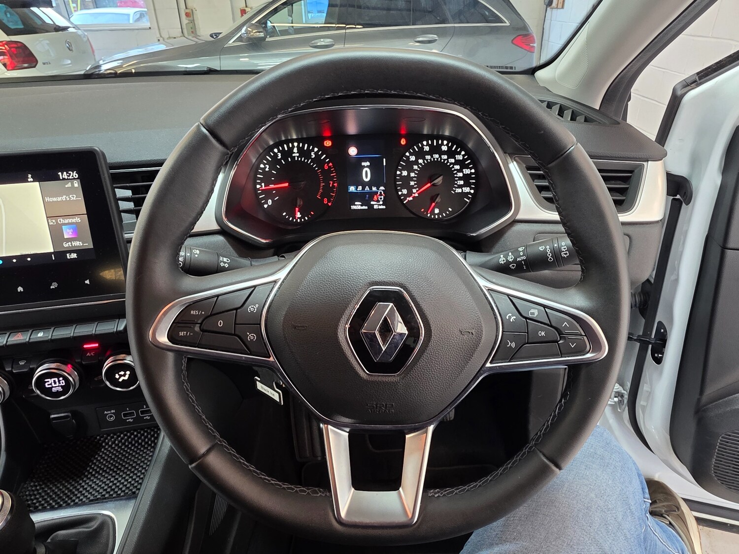 Used Renault Captur 2020 for sale - 76635032: Photo 39