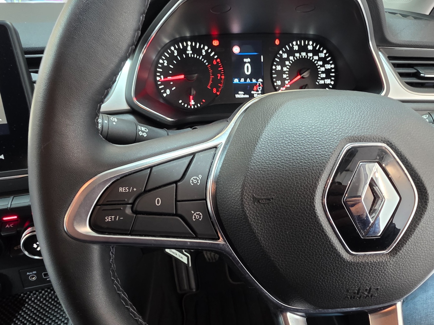 Used Renault Captur 2020 for sale - 76635032: Photo 41