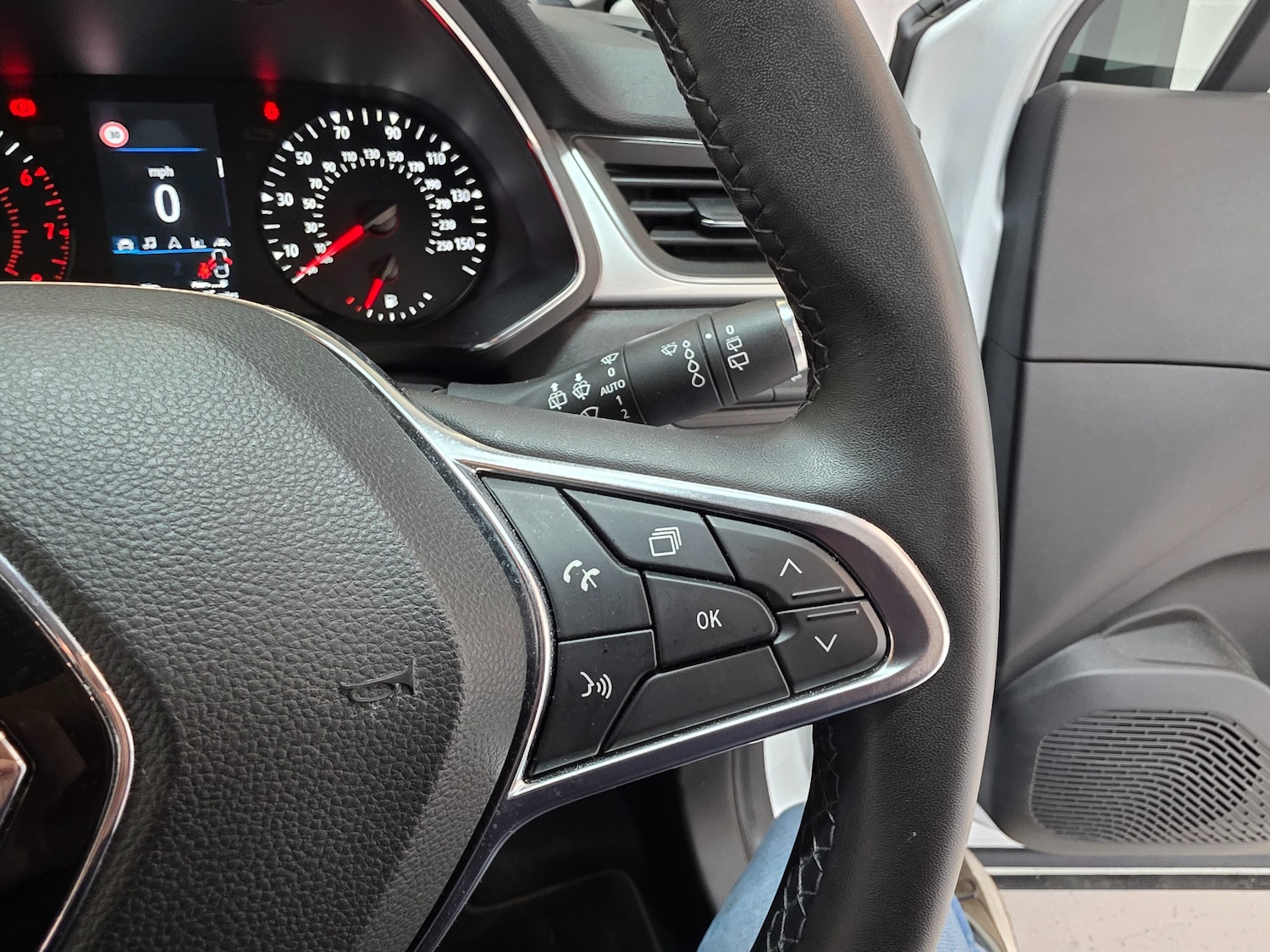 Used Renault Captur 2020 for sale - 76635032: Photo 42