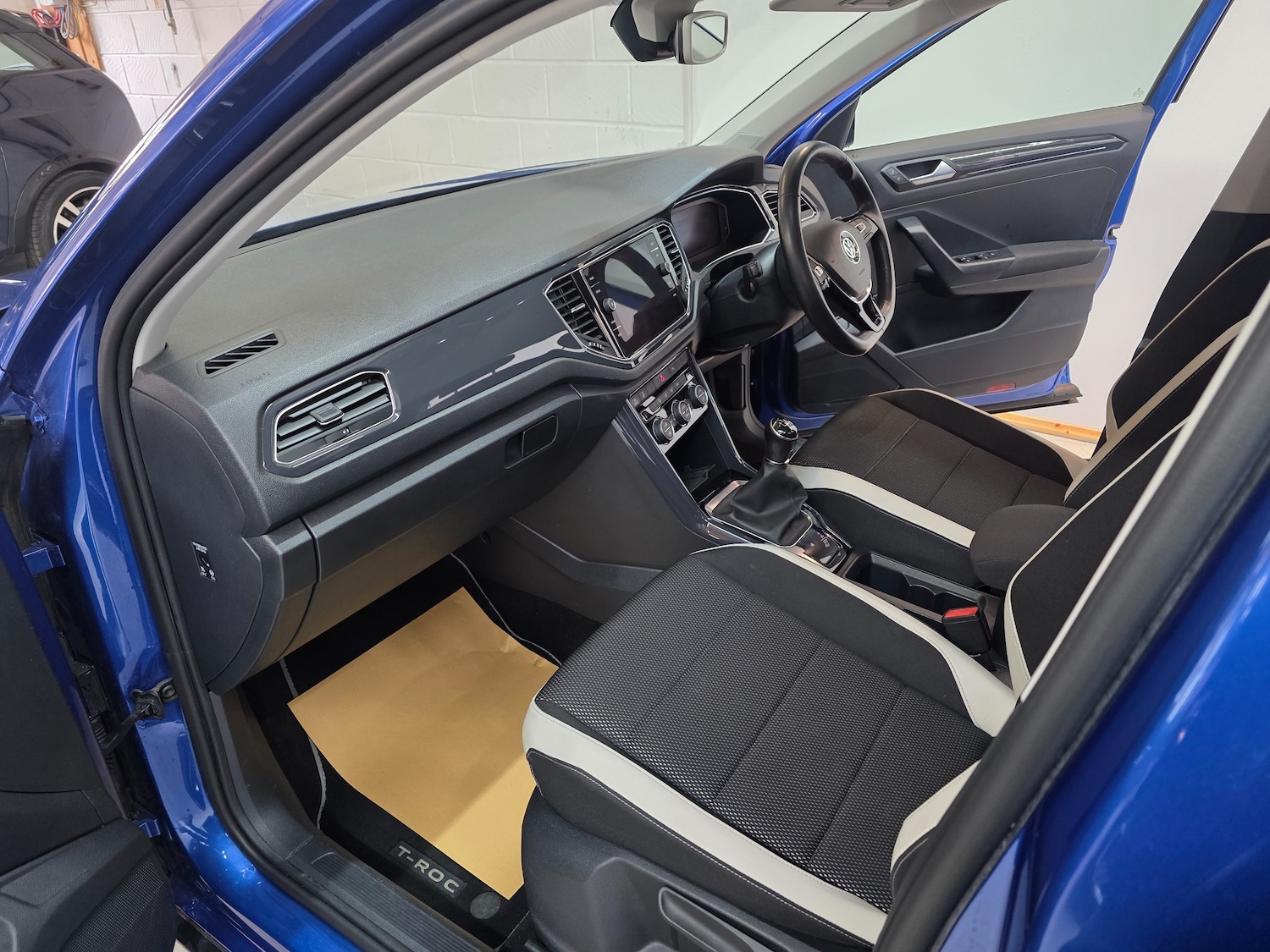 Used Volkswagen T-Roc 2018 for sale - 77539919: Photo 18