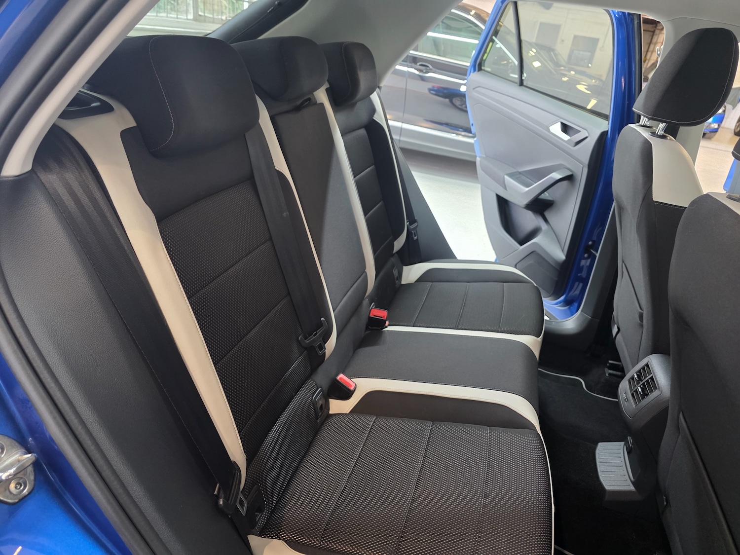 Used Volkswagen T-Roc 2018 for sale - 77539919: Photo 32