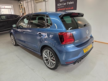 Used Volkswagen Polo 2015 for sale - 77747425: Photo