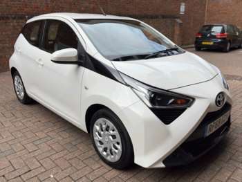 2020 (69) - 1.0 VVT-i x-play Hatchback 5dr Petrol Manual Euro 6 (71 ps)