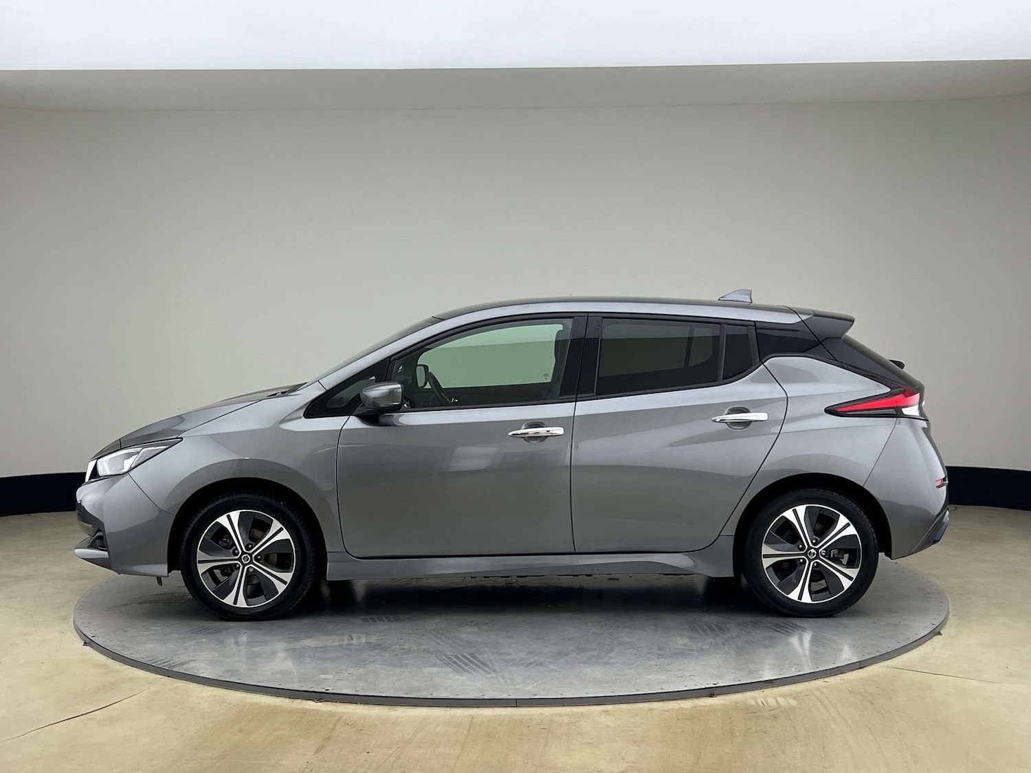 Used Nissan Leaf for sale - 76469140: Photo 6
